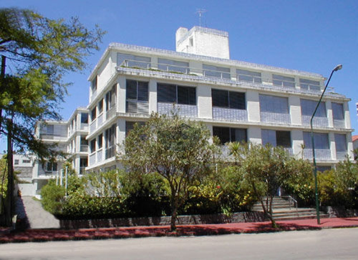 Apartamento ID.2210 - Apartamento en Punta del Este, Península