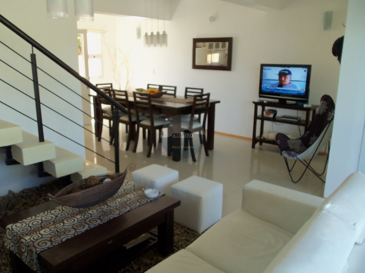 Apartamento ID.2246 - ALQUILER MANANTIALES DÚPLEX 3 DORMITORIOS 