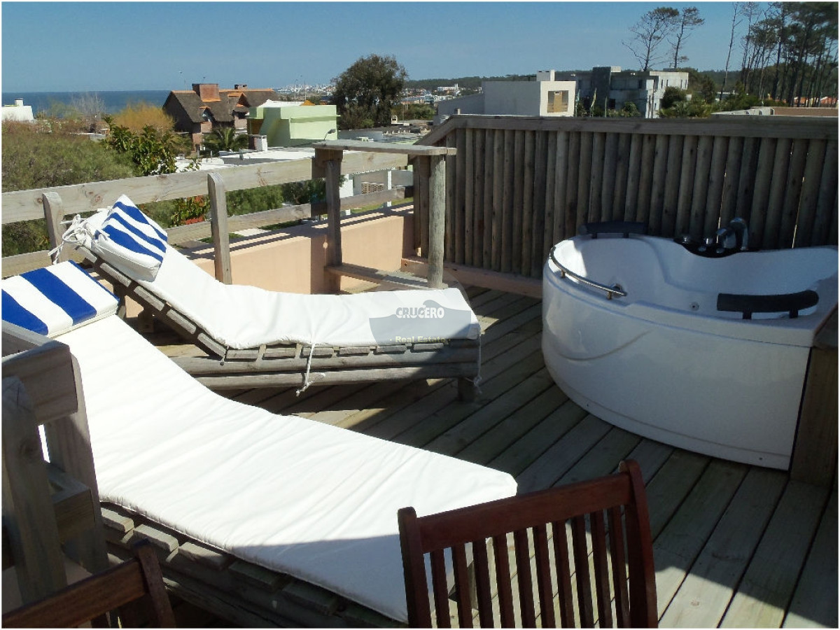 Apartamento ID.2246 - ALQUILER MANANTIALES DÚPLEX 3 DORMITORIOS 
