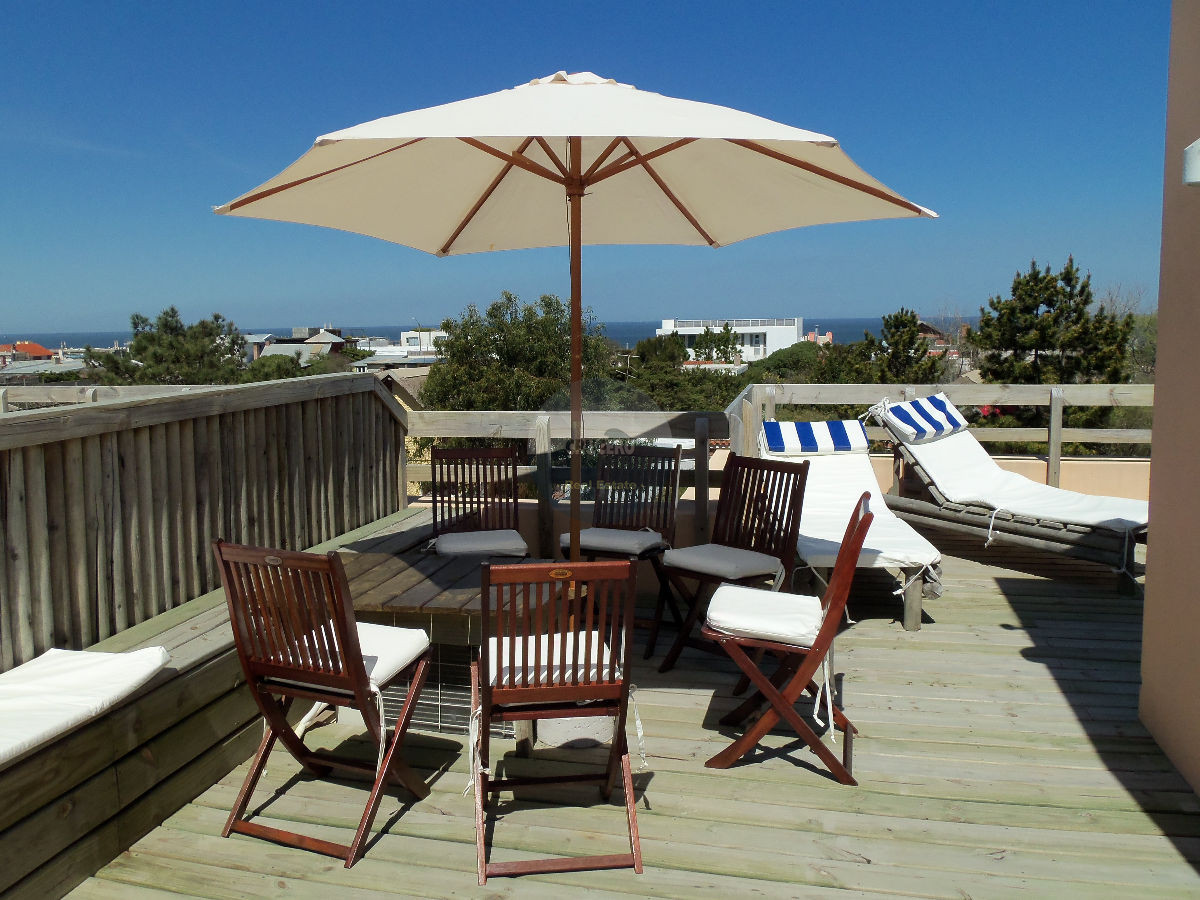Apartamento ID.2246 - ALQUILER MANANTIALES DÚPLEX 3 DORMITORIOS 