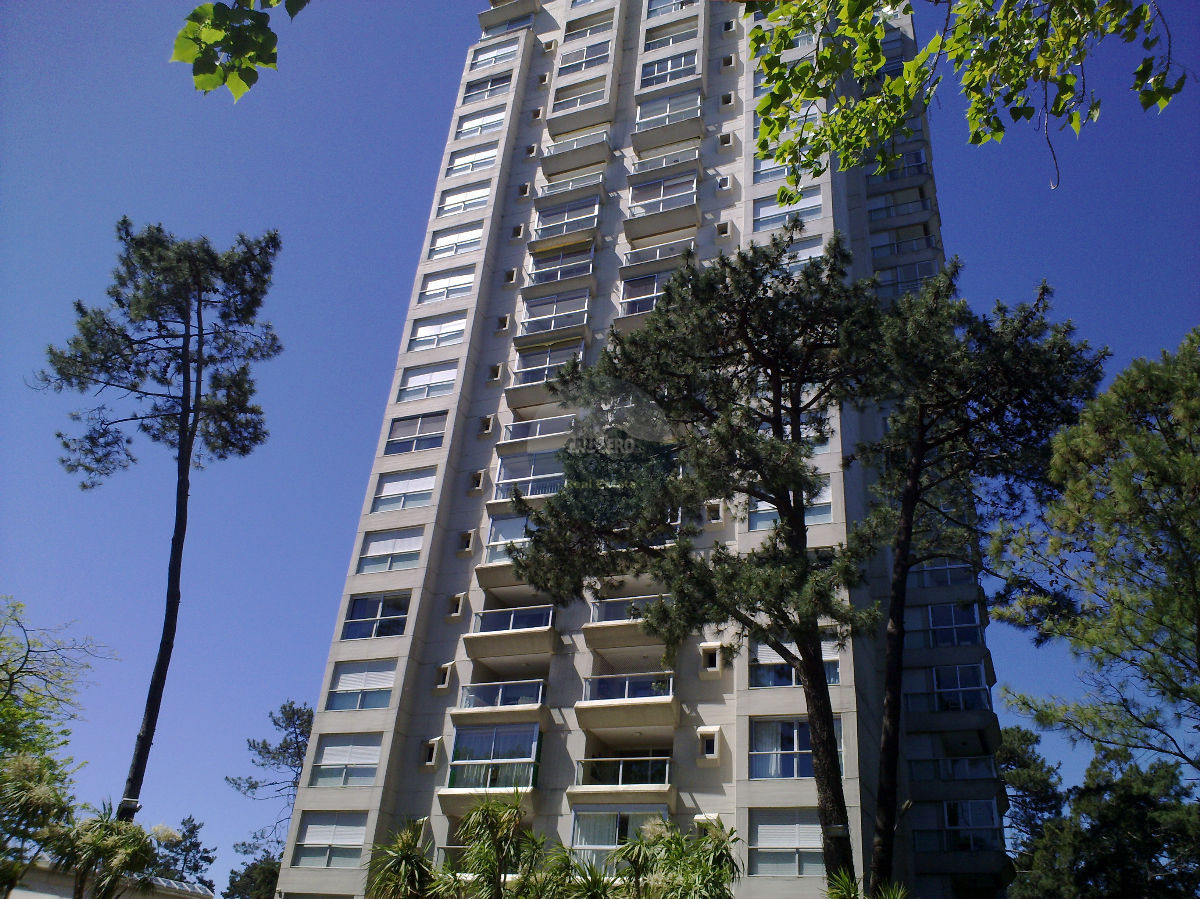 Apartamento ID.987 - VENTA - PERMUTA DEPARTAMENTO ROOSVELT 2 DORMITORIOS 