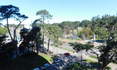 VENTA APARTAMENTO 3  DORMITORIOS EN ROOSVELT