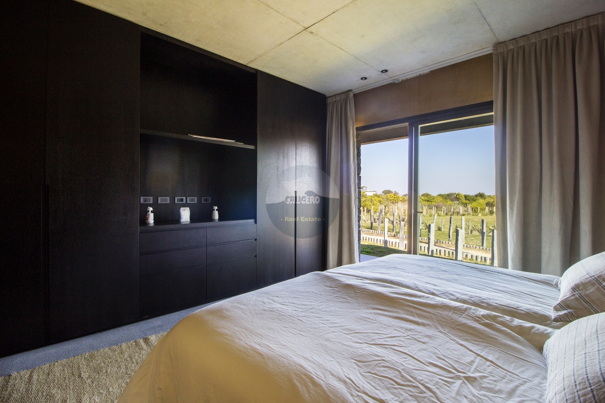 Casa ID.6146 - VENTA DE CASA DE 4 DORMITORIOS VARIO PRIVADO JOSÉ IGNACIO