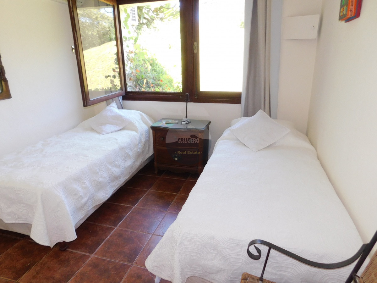 Casa ID.5955 - CASA EN VENTA DE 5 DORMITORIOS EN MANSA