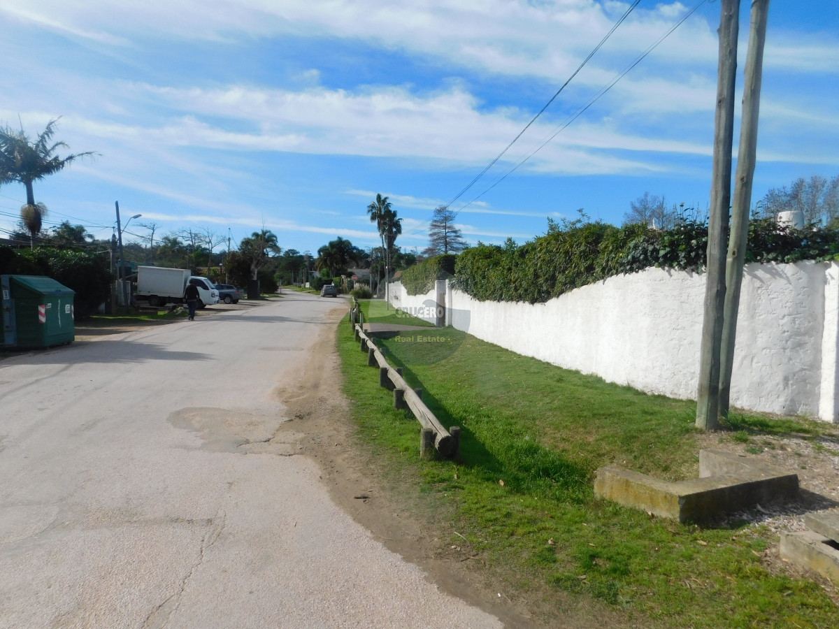 Casa ID.6298 - VENTA CASA 4 DORMITORIOS EN EL TESORO