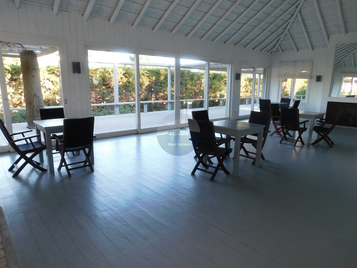 Casa ID.6146 - VENTA DE CASA DE 4 DORMITORIOS VARIO PRIVADO JOSÉ IGNACIO