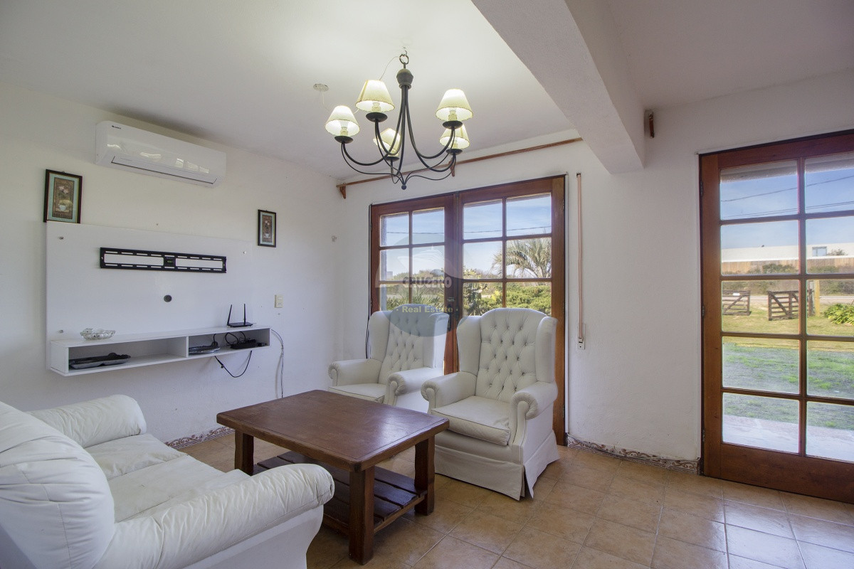 Casa ID.6147 - CASA EN VENTA LA JUANITA FRENTE AL MAR 3 DORMITORIOS  