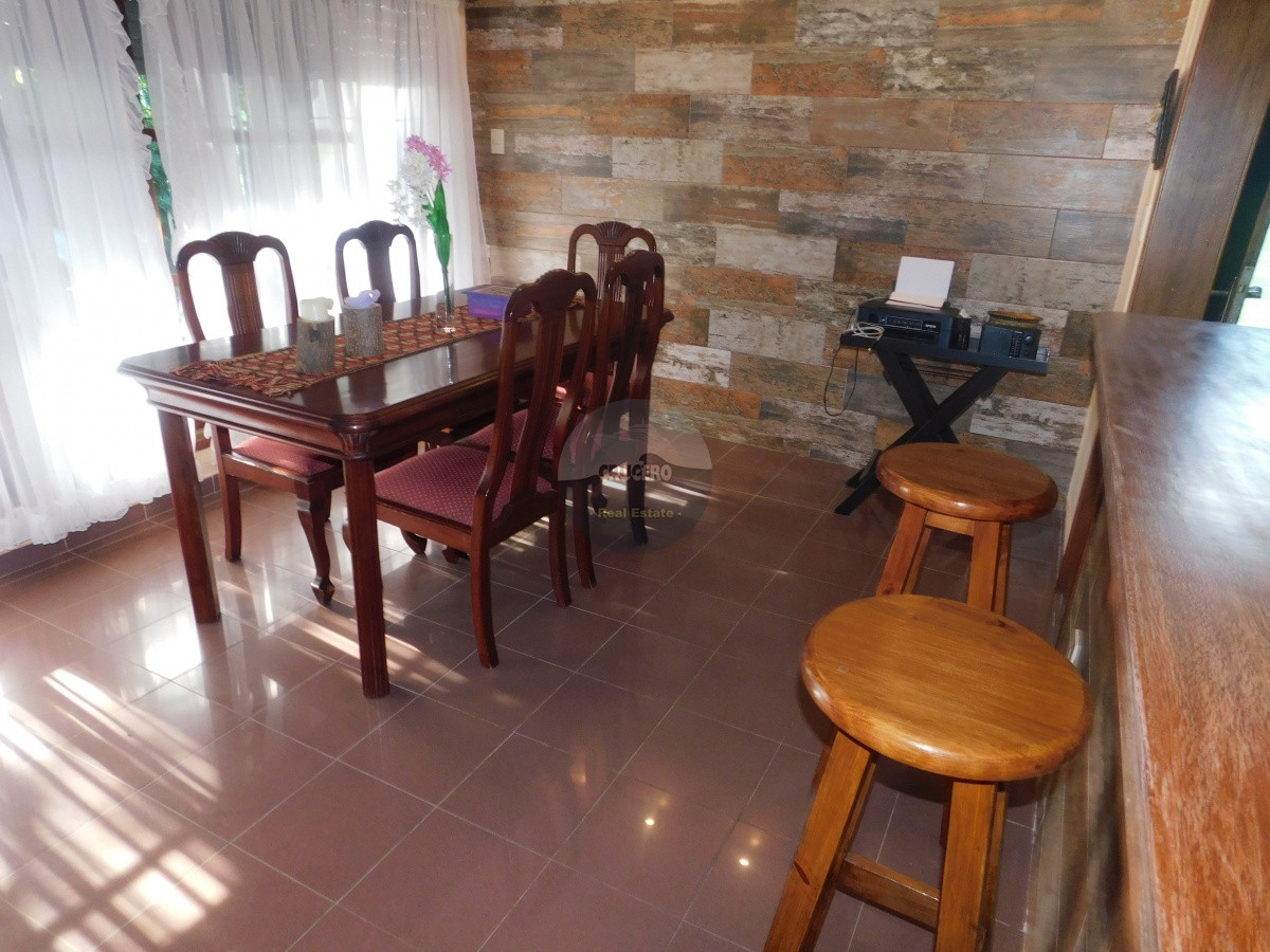 Casa ID.5766 - CASA EN VENTA DE 5 DORMITORIOS EN SAN RAFAEL