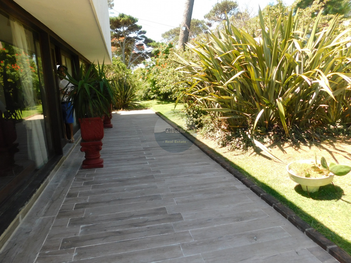 Casa ID.5955 - CASA EN VENTA DE 5 DORMITORIOS EN MANSA