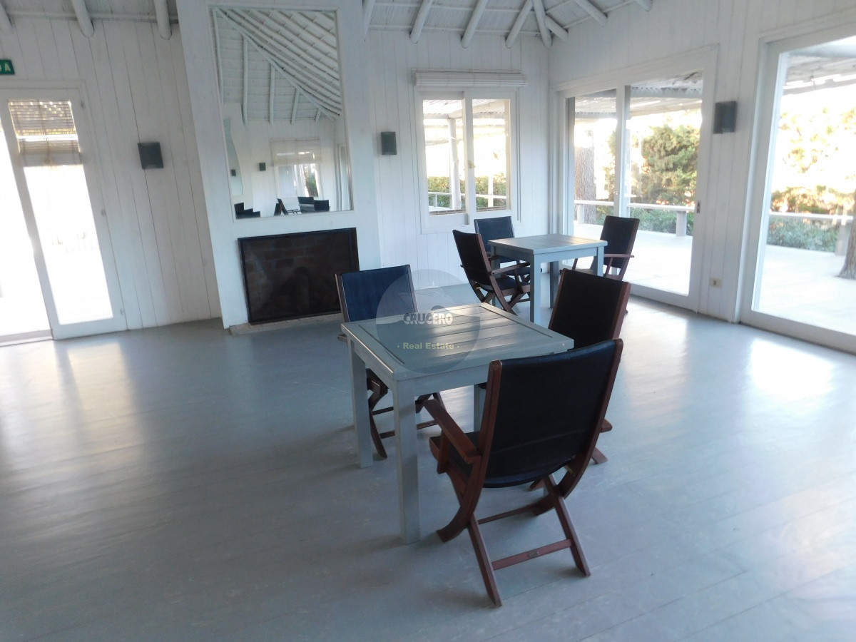 Casa ID.6146 - VENTA DE CASA DE 4 DORMITORIOS VARIO PRIVADO JOSÉ IGNACIO