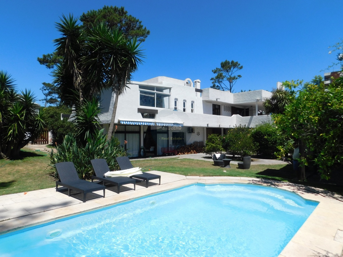 Casa ID.5955 - CASA EN VENTA DE 5 DORMITORIOS EN MANSA