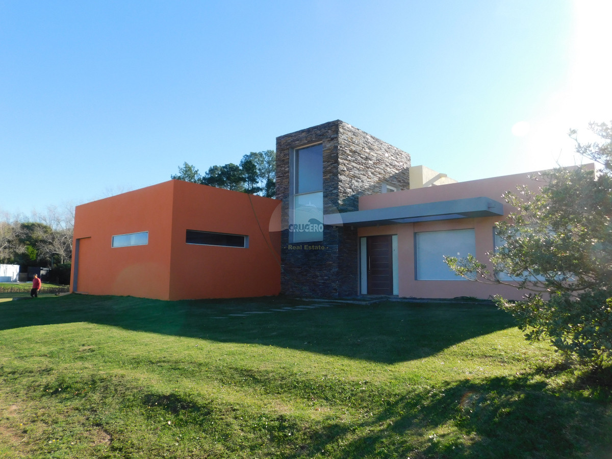 Casa ID.6482 - CASA EN VENTA BARRIO PRIVADO PUNTA BALLENA 440 MTS CONSTRUIDOS