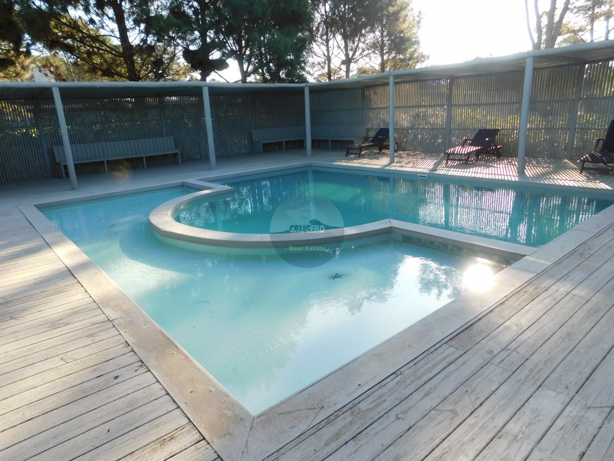 Casa ID.6146 - VENTA DE CASA DE 4 DORMITORIOS VARIO PRIVADO JOSÉ IGNACIO