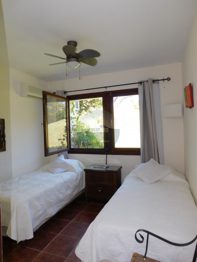 Casa ID.5955 - CASA EN VENTA DE 5 DORMITORIOS EN MANSA