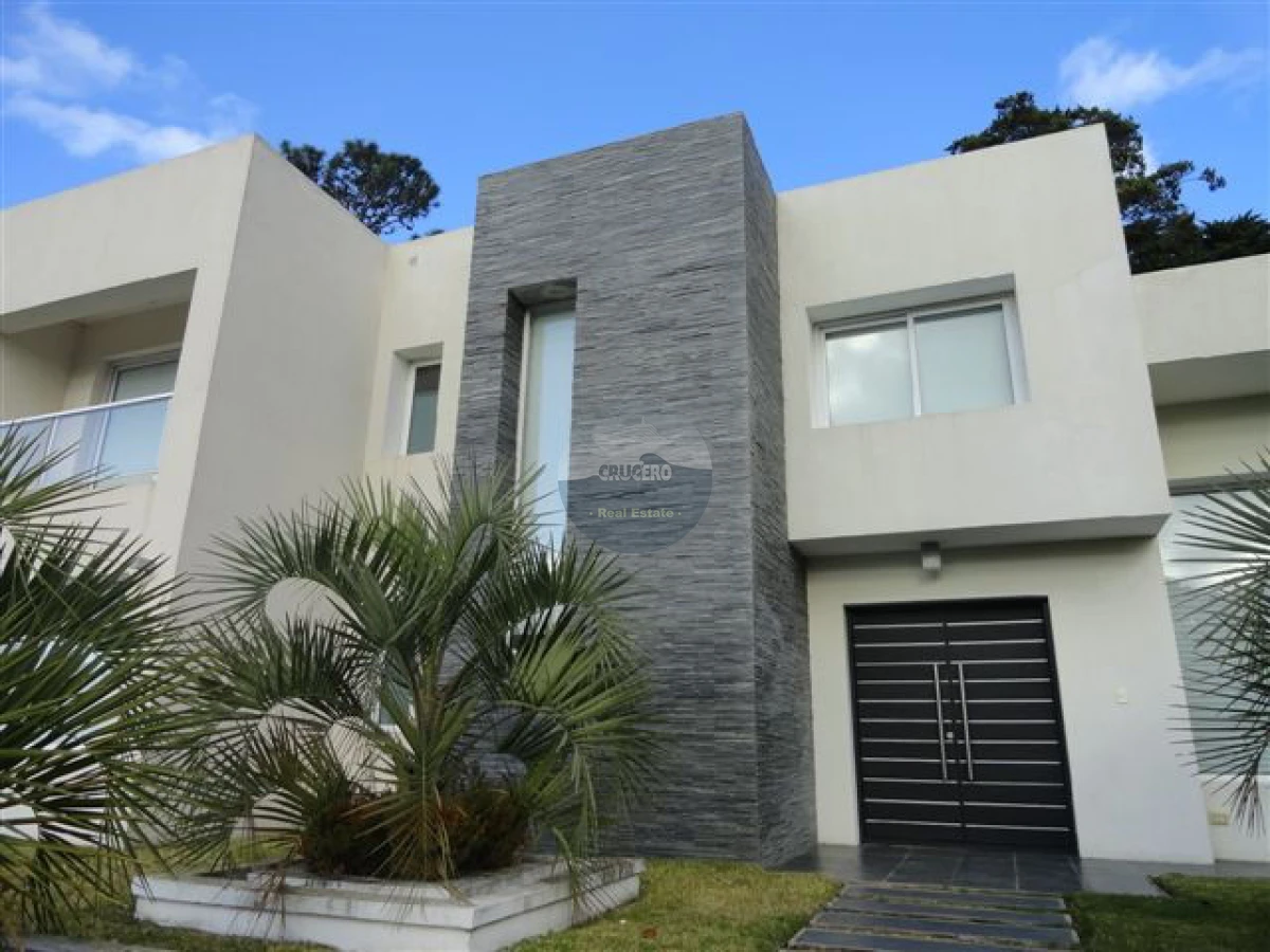 Casa ID.4937 - RESIDENCIA EN VENTA BARRIO PRIVADO PUNTA DEL ESTE