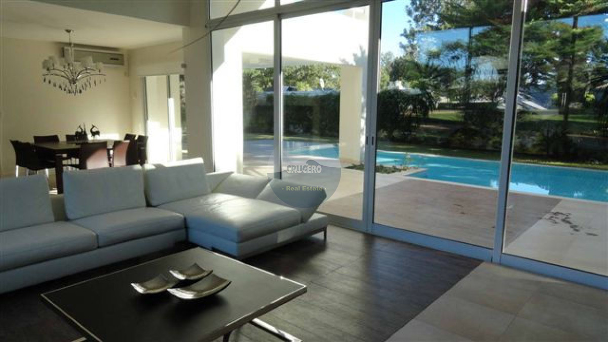 Casa ID.4937 - RESIDENCIA EN VENTA BARRIO PRIVADO PUNTA DEL ESTE