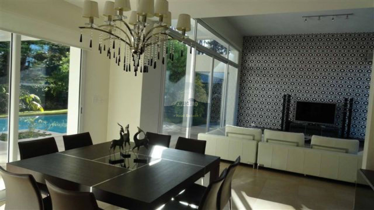 Casa ID.4937 - RESIDENCIA EN VENTA BARRIO PRIVADO PUNTA DEL ESTE