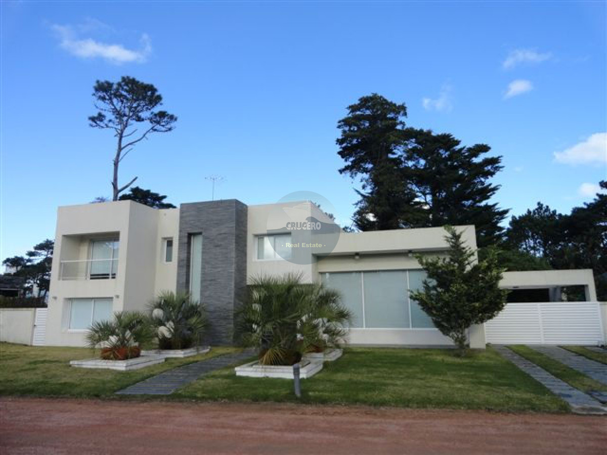 Casa ID.4937 - RESIDENCIA EN VENTA BARRIO PRIVADO PUNTA DEL ESTE