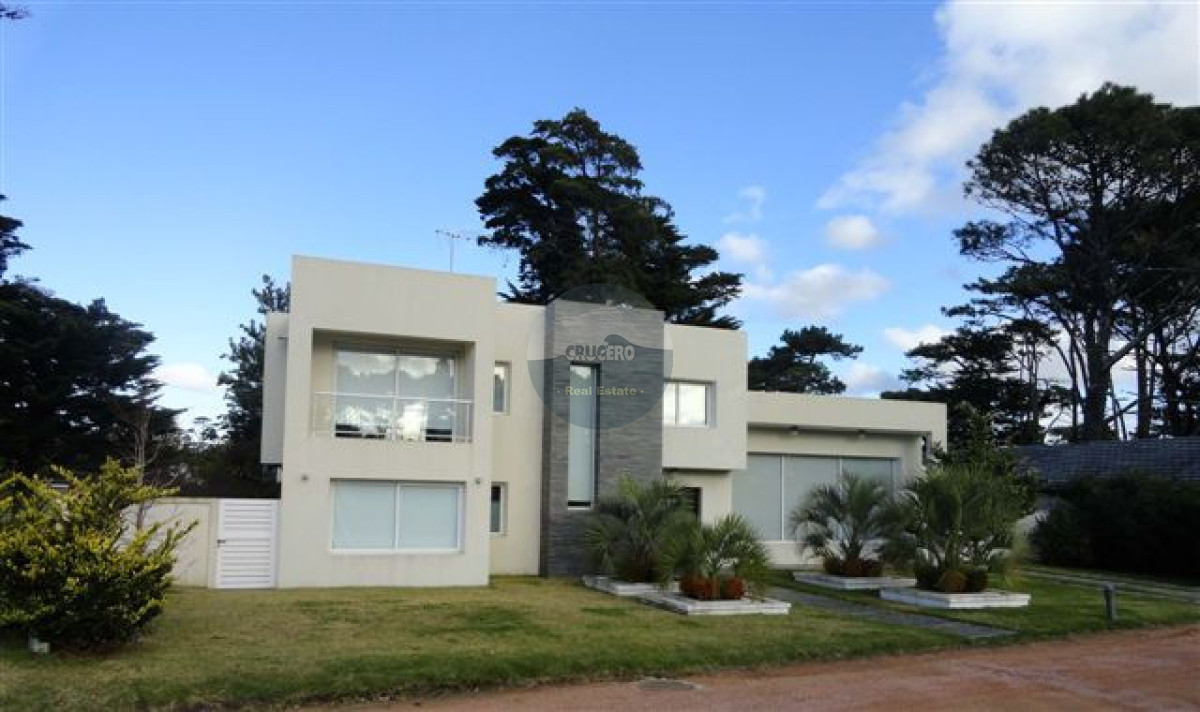 Casa ID.4937 - RESIDENCIA EN VENTA BARRIO PRIVADO PUNTA DEL ESTE