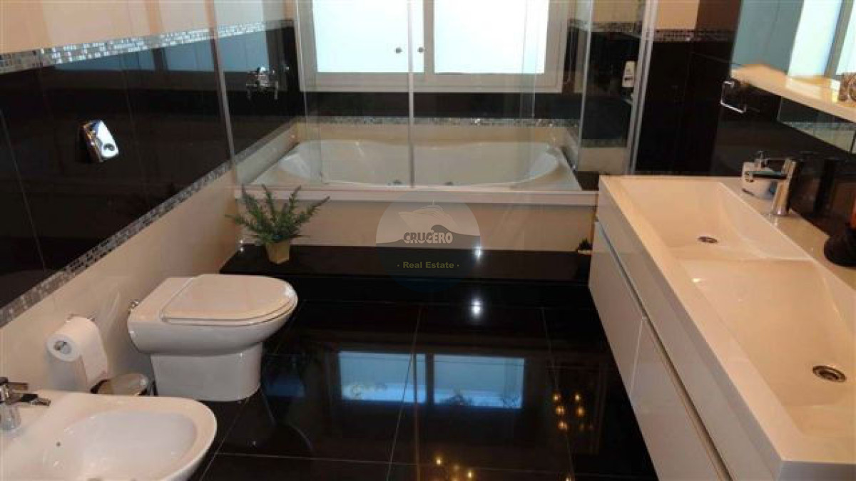 Casa ID.4937 - RESIDENCIA EN VENTA BARRIO PRIVADO PUNTA DEL ESTE