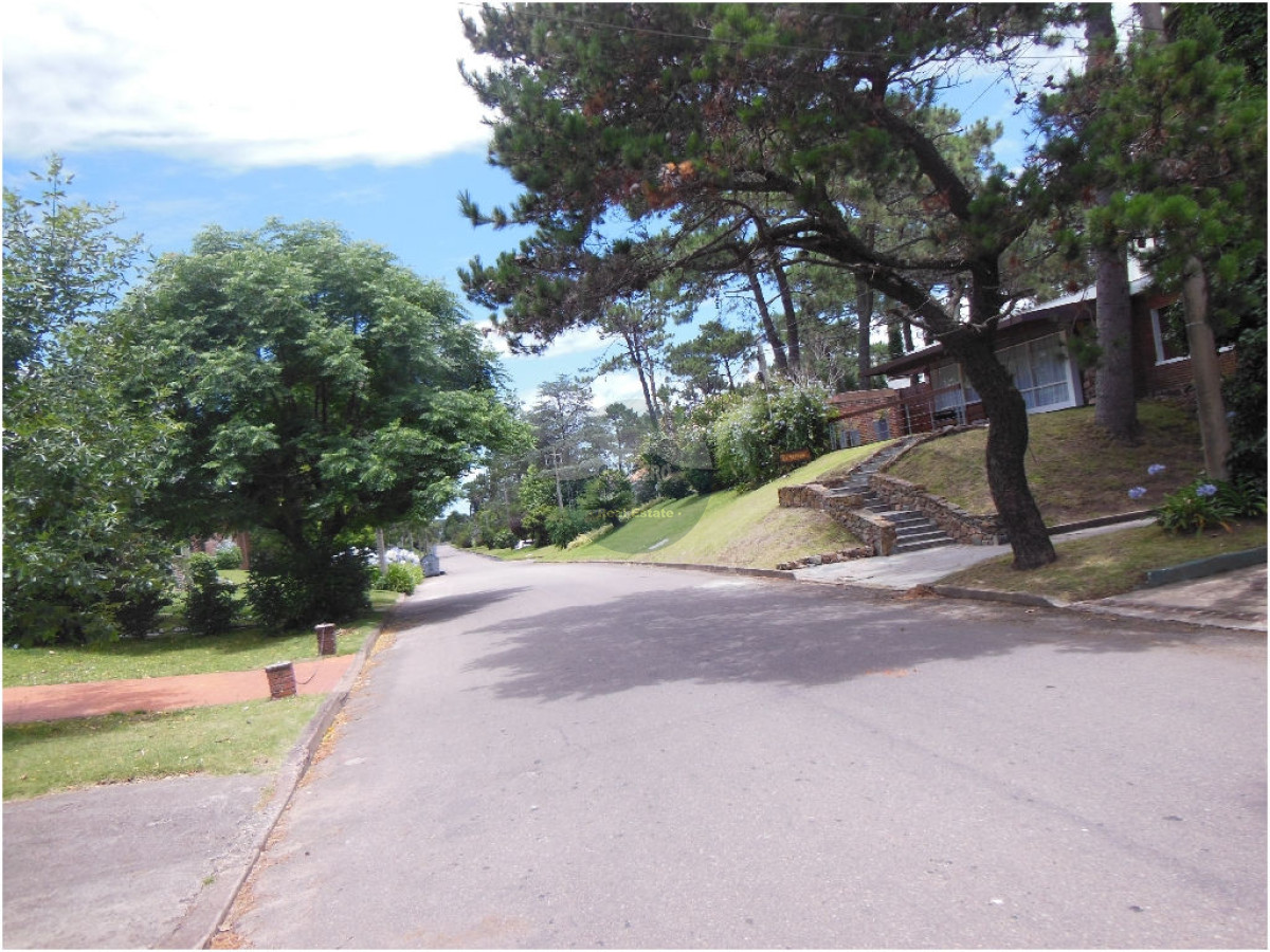 Casa ID.4939 - CASA EN VENTA EN PLAYA MANSA PUNTA DEL ESTE