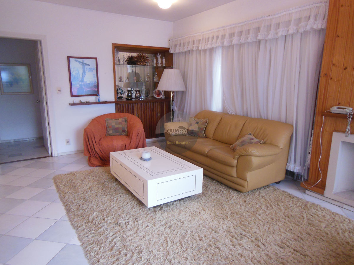 Casa ID.4887 - CASA EN VENTA EN MANSA DE 5 DORMITORIOS 