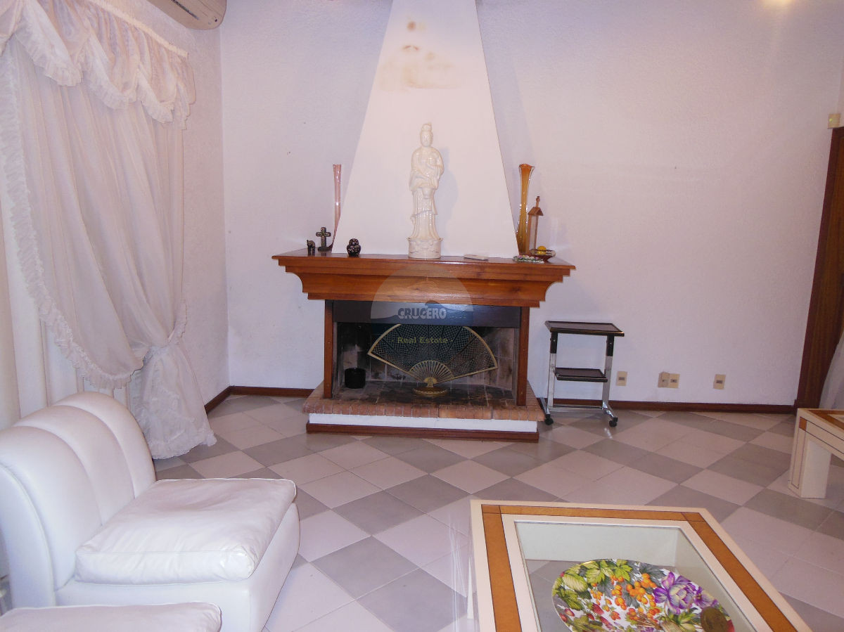 Casa ID.4887 - CASA EN VENTA EN MANSA DE 5 DORMITORIOS 