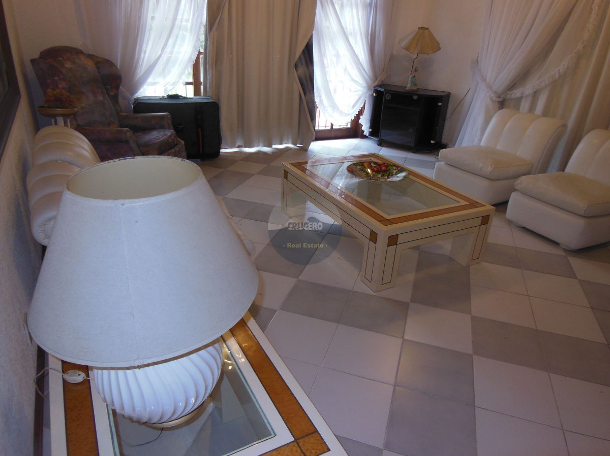 Casa ID.4887 - CASA EN VENTA EN MANSA DE 5 DORMITORIOS 