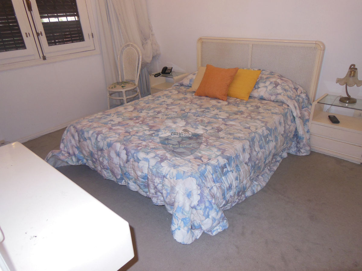 Casa ID.4887 - CASA EN VENTA EN MANSA DE 5 DORMITORIOS 