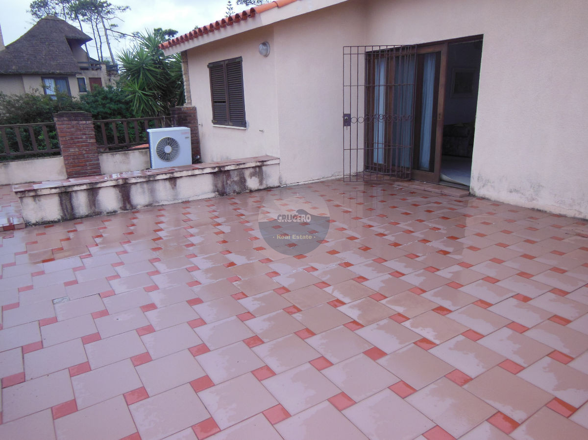 Casa ID.4887 - CASA EN VENTA EN MANSA DE 5 DORMITORIOS 
