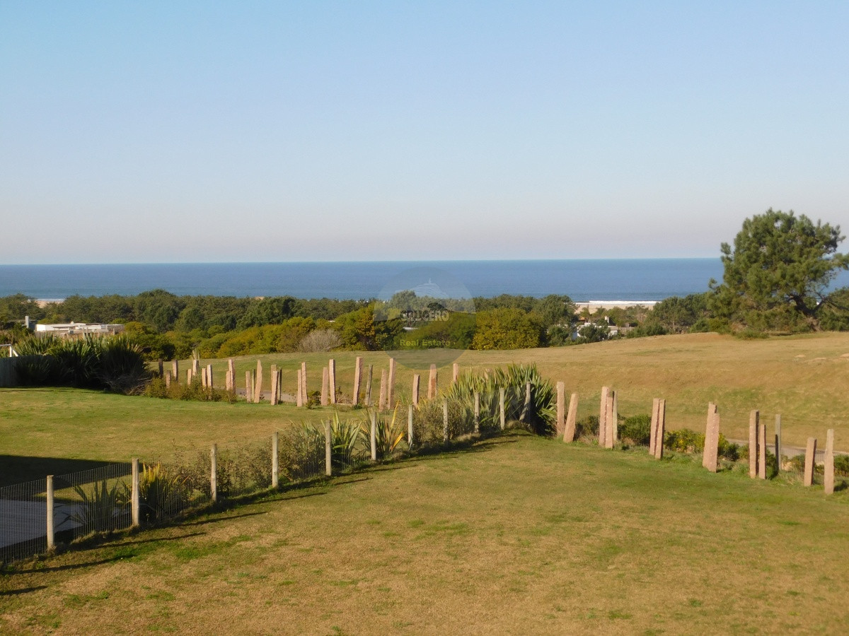 Casa ID.6146 - VENTA DE CASA DE 4 DORMITORIOS VARIO PRIVADO JOSÉ IGNACIO
