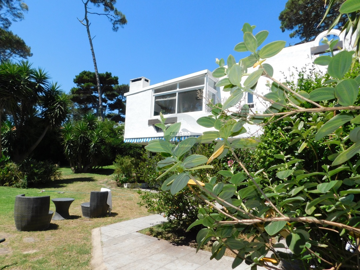 Casa ID.5955 - CASA EN VENTA DE 5 DORMITORIOS EN MANSA