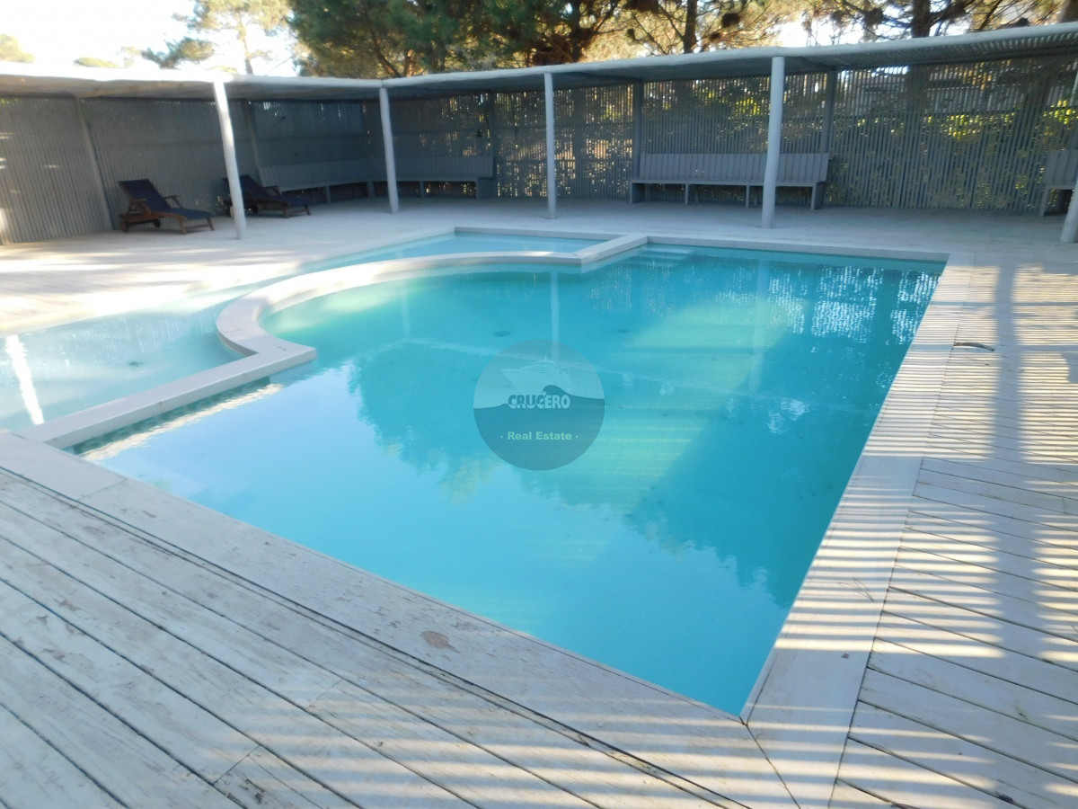 Casa ID.6146 - VENTA DE CASA DE 4 DORMITORIOS VARIO PRIVADO JOSÉ IGNACIO