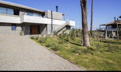 VENTA DE CASA DE 4 DORMITORIOS VARIO PRIVADO JOSÉ IGNACIO