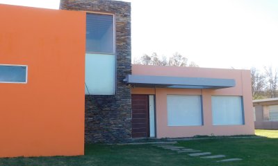 CASA EN VENTA BARRIO PRIVADO PUNTA BALLENA 440 MTS CONSTRUIDOS