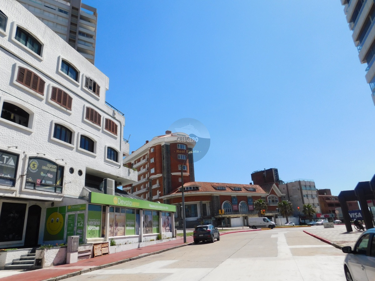 Local Comercial ID.5407 - Local en Punta del Este, Península