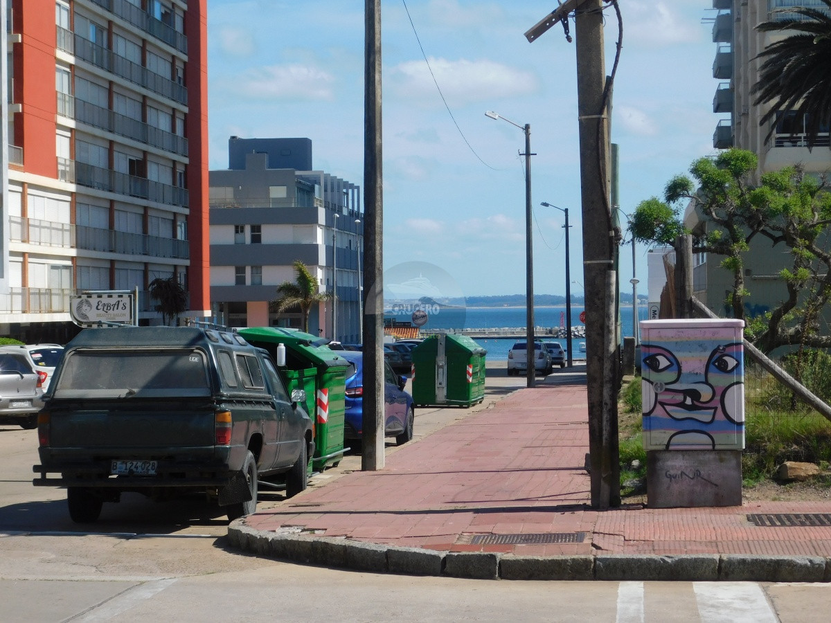 Local Comercial ID.5726 - LOCAL EN VENTA- ALQUILER PUERTO PUNTA DEL ESTE