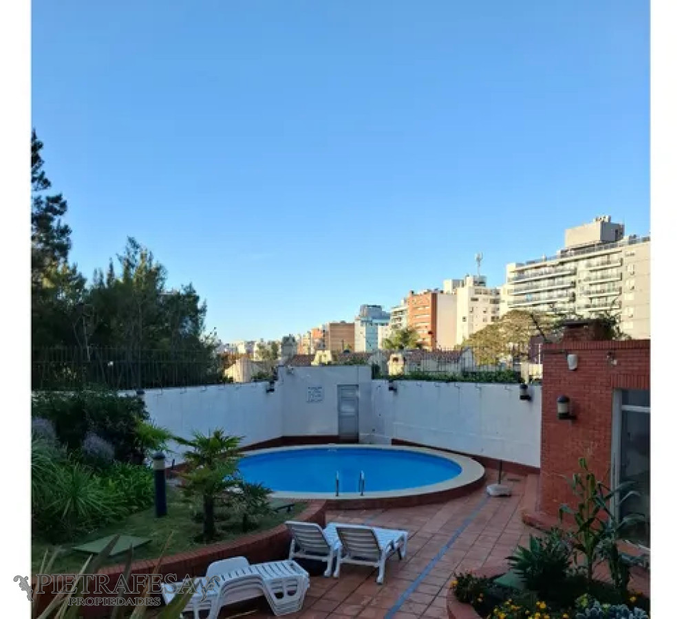 Apartamento ID.13822 - Apartamento en alquiler, 1 dormitorio, 1 baño, balcón, garaje. Punta Carretas
