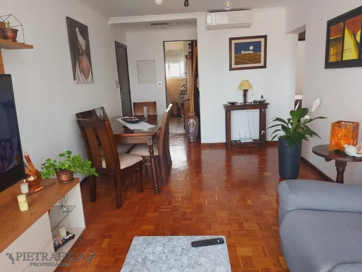 Apartamento ID.5123 - Apartamento en venta 2 dormitorios, 1 baño y garaje- Soca- Pocitos