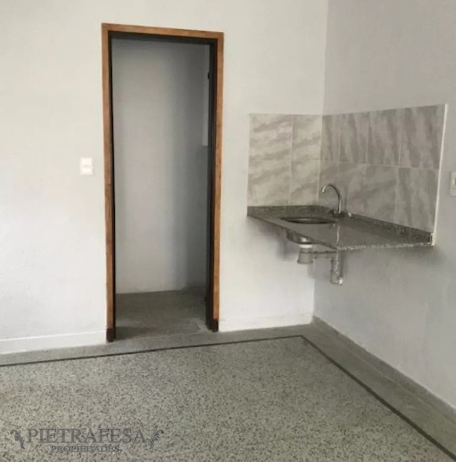 Apartamento ID.11148 - Monoambiente o local en venta-Malvin Norte 