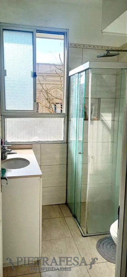 Apartamento ID.10102 - Apto en venta 2 dormitorios, 1 baño-Centro 