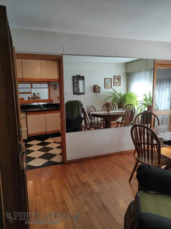 Apartamento ID.5609 - Apartamento amueblado 3 dormitorios, 4 baños, terraza y garaje- Echevarriarza- Pocitos