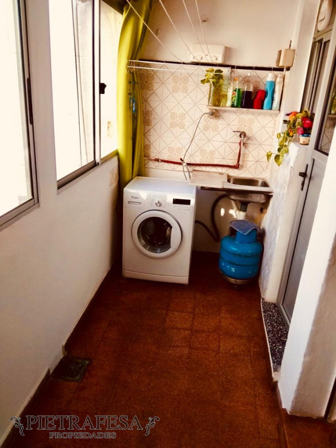 Apartamento ID.703 - Apto en venta 2 dormitorios 1 baño con garaje- Larrobla - Bella Vista 