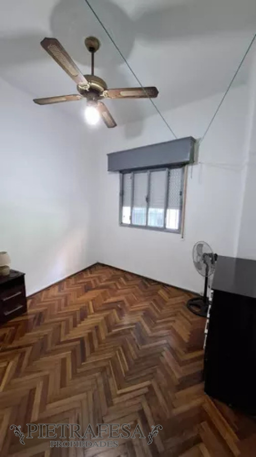 Apartamento ID.12629 - Apartamento en alquiler, 2dormitorios, 1baño, balcón. Ciudad Vieja.