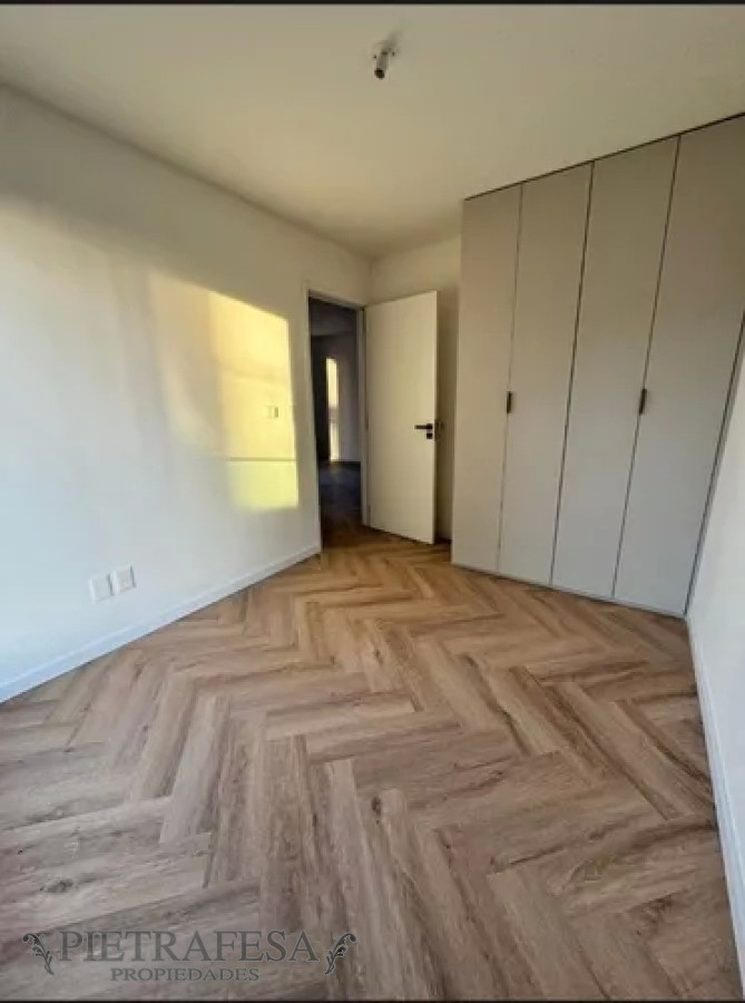 Apartamento ID.11192 - Apartamento en alquiler, 2dormitorios, 1baño, balcón, cochera. Barra de Carrasco.