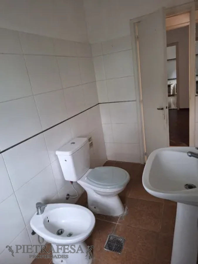 Apartamento ID.13835 - Apartamento en alquiler, sin gastos comunes. 1 dormitorio, 1baño, balcón. Aguada.