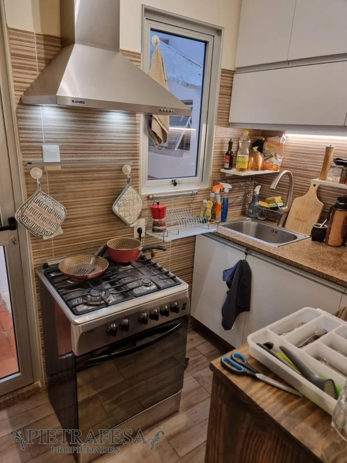 Apartamento ID.8124 - Apartamento en venta 2 dormitorios, 1 baño, terraza y patio-Av. Brasil-Pocitos