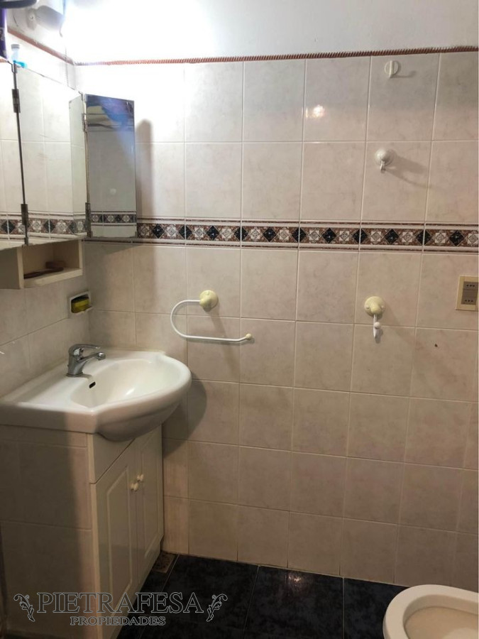 Apartamento ID.9987 - Apto en venta 4 dormitorios, 1 baño -Unión