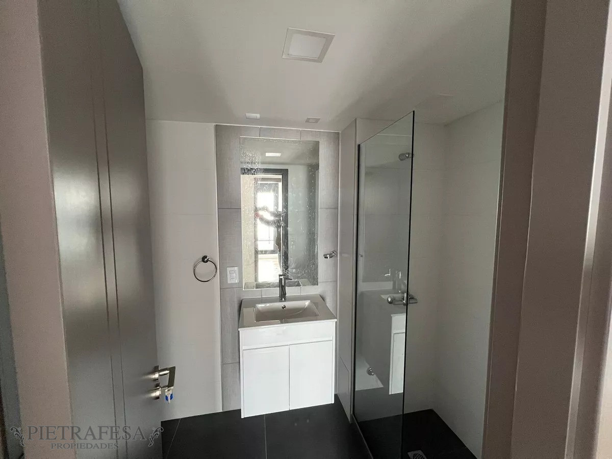 Apartamento ID.11447 - Apto en venta con renta, 2 dormitorios, 1 baño-Centro
