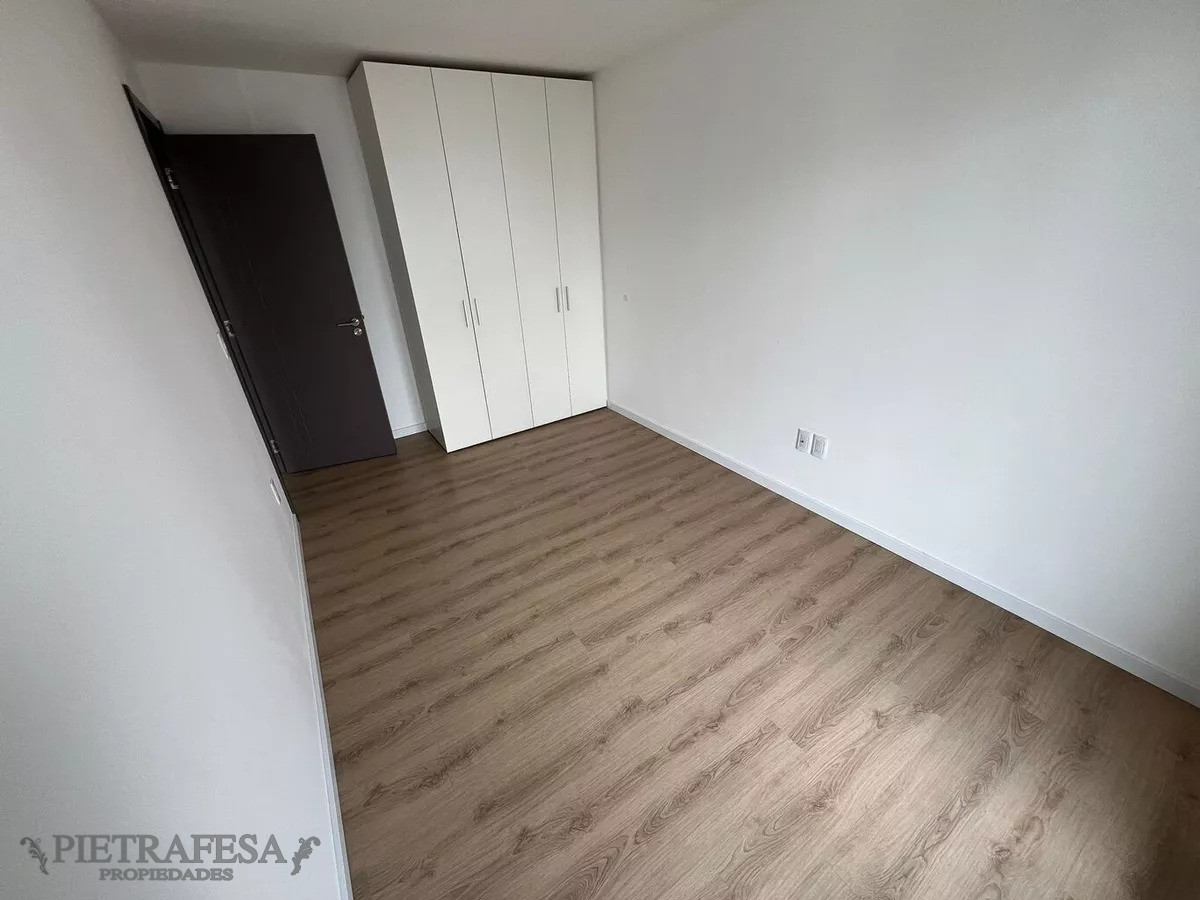 Apartamento ID.11447 - Apto en venta con renta, 2 dormitorios, 1 baño-Centro